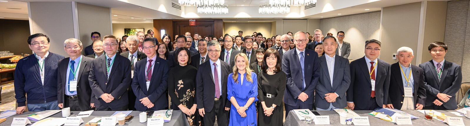 02 座談會大合照.jpg